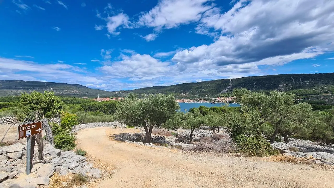 Amorino Cres - Old Town House